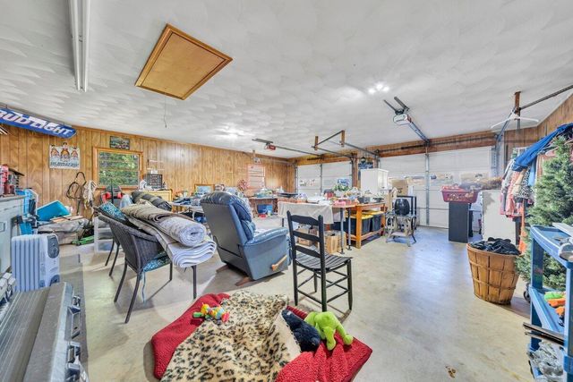 3226 Rakes RD, Rocky Mount, VA 24151