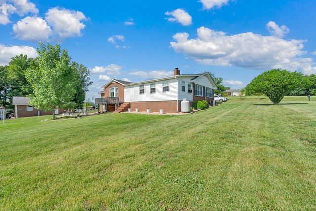 3226 Rakes RD, Rocky Mount, VA 24151