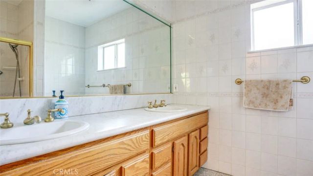 14260 Kittridge Street, Van Nuys, CA 91405