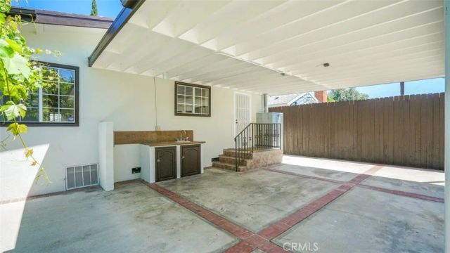 14260 Kittridge Street, Van Nuys, CA 91405