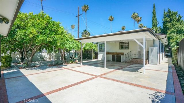 14260 Kittridge Street, Van Nuys, CA 91405