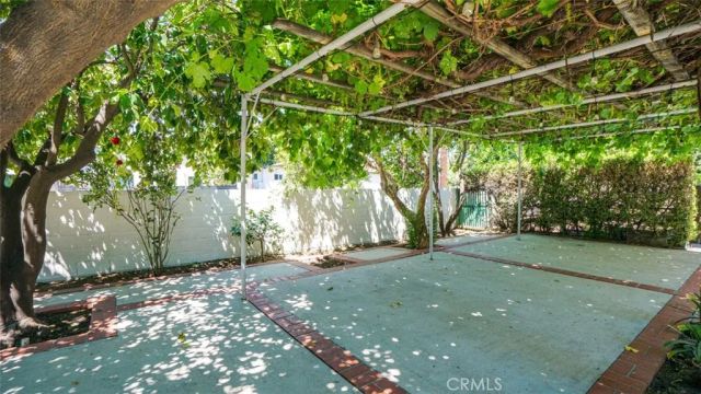 14260 Kittridge Street, Van Nuys, CA 91405