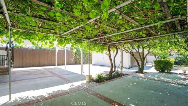 14260 Kittridge Street, Van Nuys, CA 91405