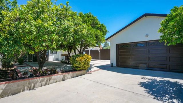 14260 Kittridge Street, Van Nuys, CA 91405
