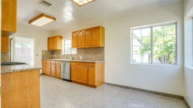 14260 Kittridge Street, Van Nuys, CA 91405
