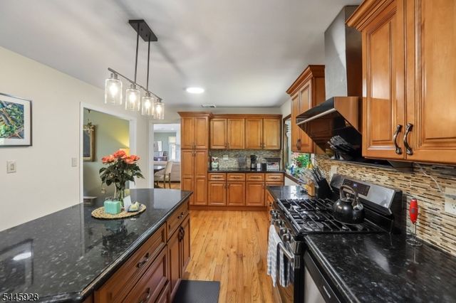 50 School Ave, East Hanover Twp., NJ 07936