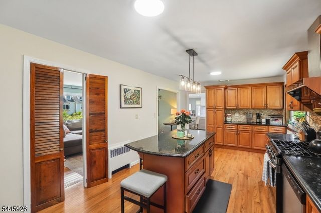 50 School Ave, East Hanover Twp., NJ 07936