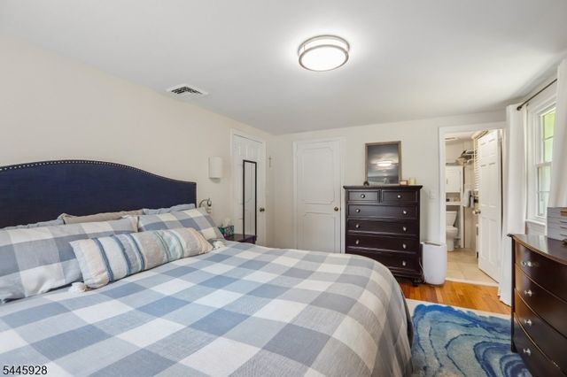 50 School Ave, East Hanover Twp., NJ 07936