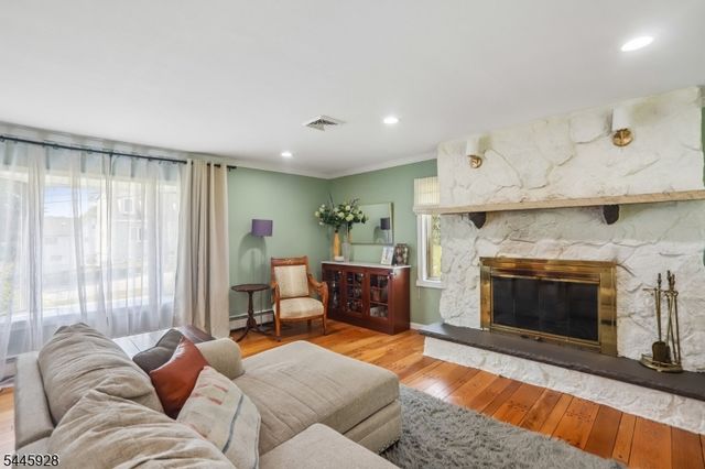 50 School Ave, East Hanover Twp., NJ 07936