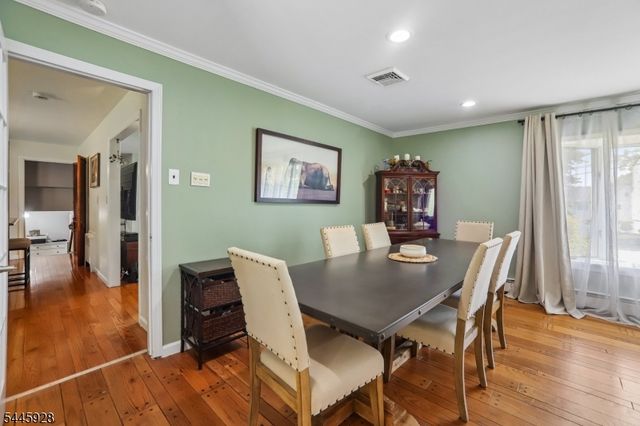 50 School Ave, East Hanover Twp., NJ 07936