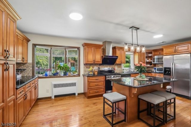 50 School Ave, East Hanover Twp., NJ 07936