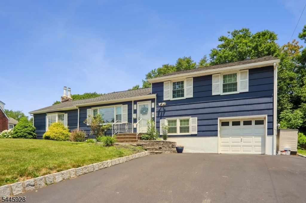 50 School Ave, East Hanover Twp., NJ 07936