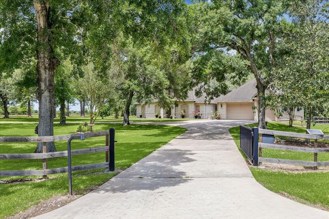 4803 County Road 197, Alvin, TX 77511