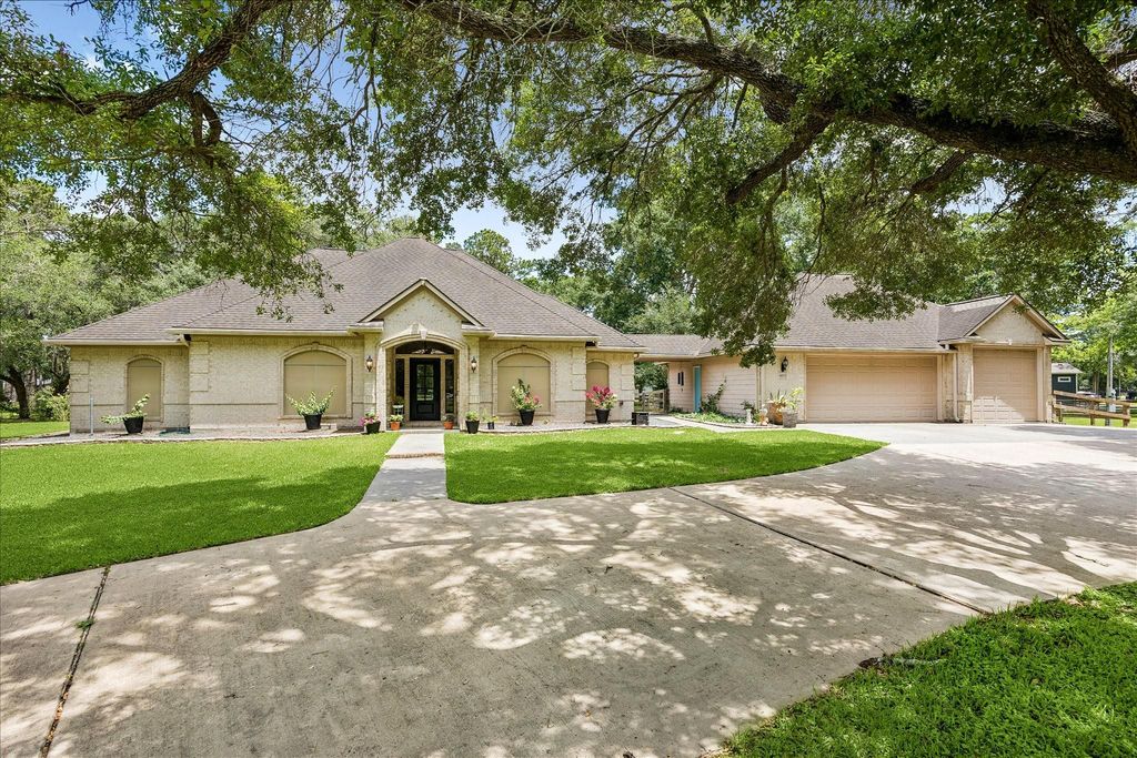 4803 County Road 197, Alvin, TX 77511