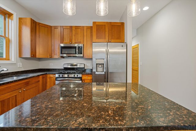 1855 W ARMITAGE Avenue 2, Chicago, IL 60622
