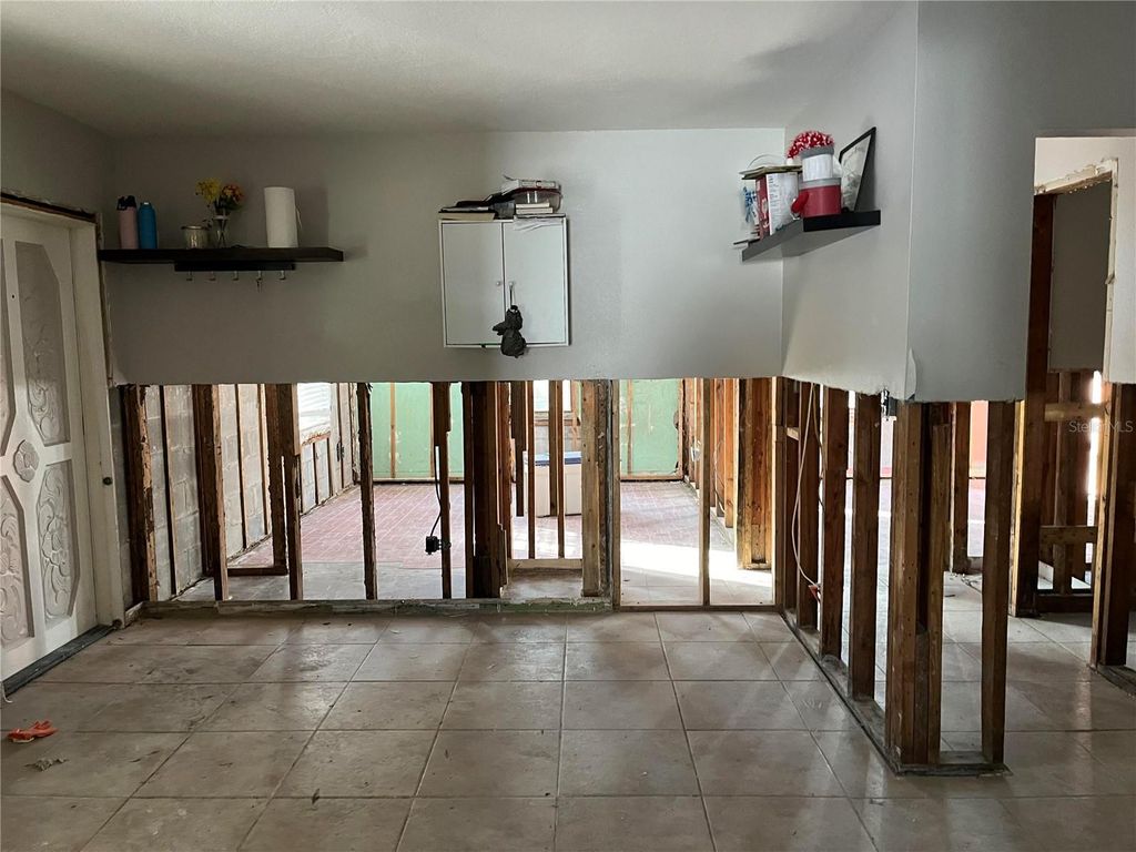 Image 2 of property listing at 4017 S RENELLIE DRIVE, Tampa, FL 33611