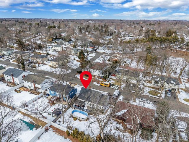 24 Lantern Street, Huntington, NY 11743