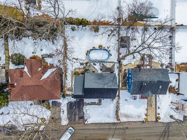 24 Lantern Street, Huntington, NY 11743