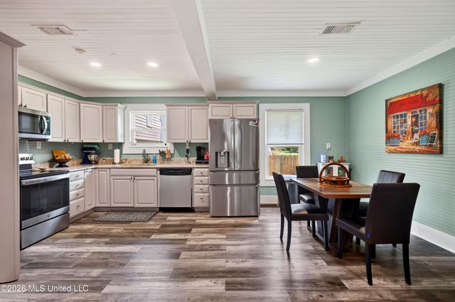 918 Sears Avenue, Waveland, MS 39576
