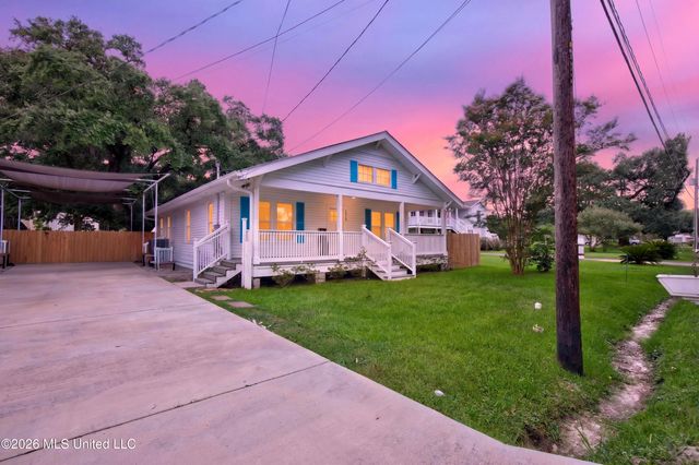 918 Sears Avenue, Waveland, MS 39576