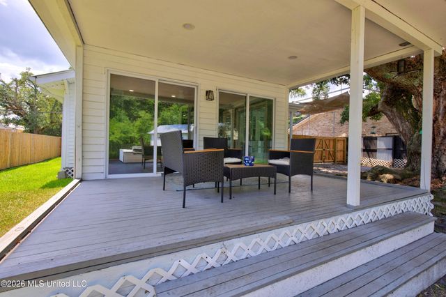 918 Sears Avenue, Waveland, MS 39576