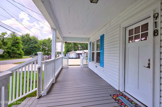 918 Sears Avenue, Waveland, MS 39576