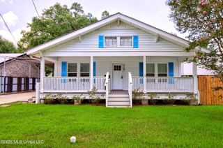 918 Sears Avenue, Waveland, MS 39576
