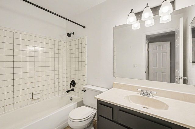 30 Woodland Hills Drive, 8, Southgate, KY 41071