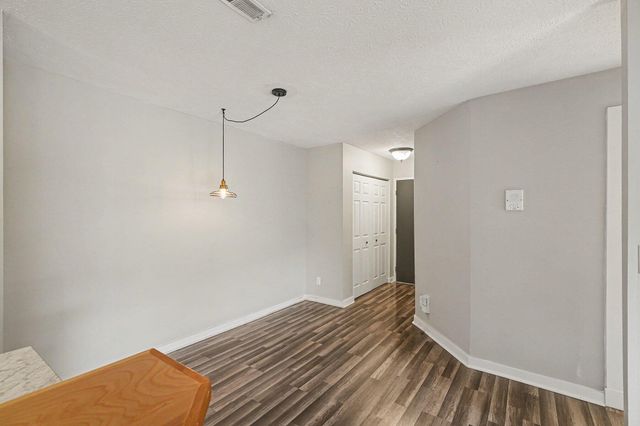 30 Woodland Hills Drive, 8, Southgate, KY 41071