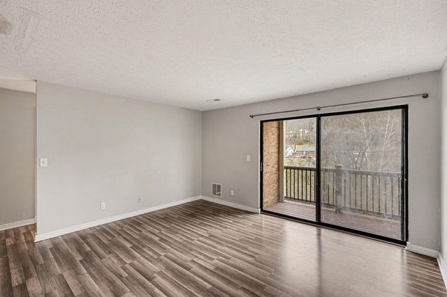 30 Woodland Hills Drive, 8, Southgate, KY 41071