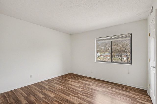 30 Woodland Hills Drive, 8, Southgate, KY 41071