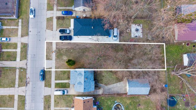 26166 Powers Avenue, Dearborn Heights, MI 48125