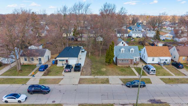 26166 Powers Avenue, Dearborn Heights, MI 48125
