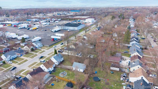 26166 Powers Avenue, Dearborn Heights, MI 48125