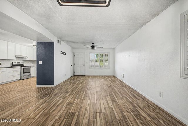329 E JUNIPER Street, Mesa, AZ 85201