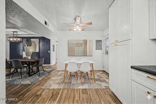 329 E JUNIPER Street, Mesa, AZ 85201