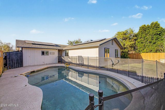 329 E JUNIPER Street, Mesa, AZ 85201