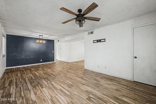 329 E JUNIPER Street, Mesa, AZ 85201