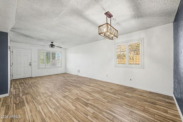 329 E JUNIPER Street, Mesa, AZ 85201