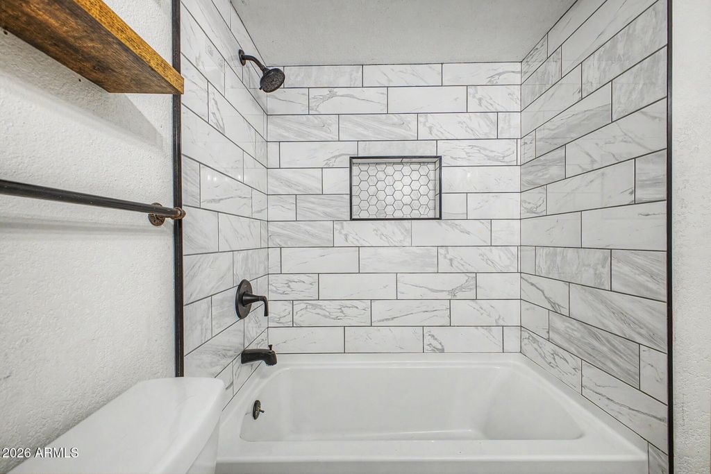 Image 20 of property listing at 329 E JUNIPER Street, Mesa, AZ 85201