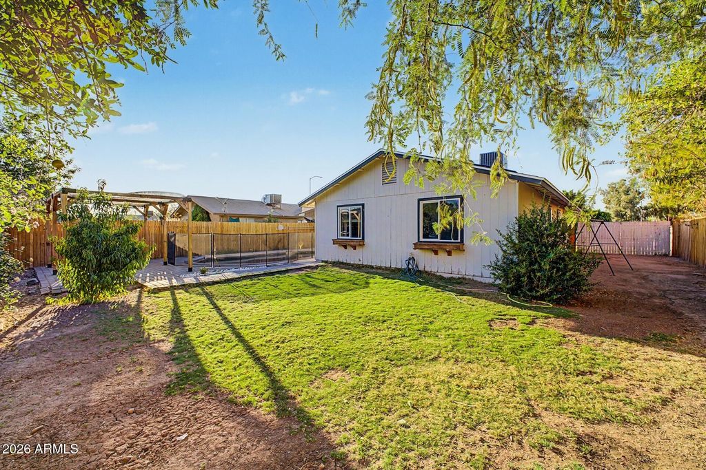 Image 27 of property listing at 329 E JUNIPER Street, Mesa, AZ 85201