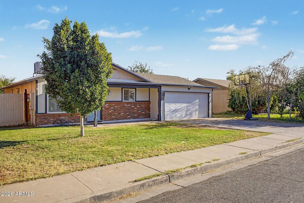 Image 31 of property listing at 329 E JUNIPER Street, Mesa, AZ 85201