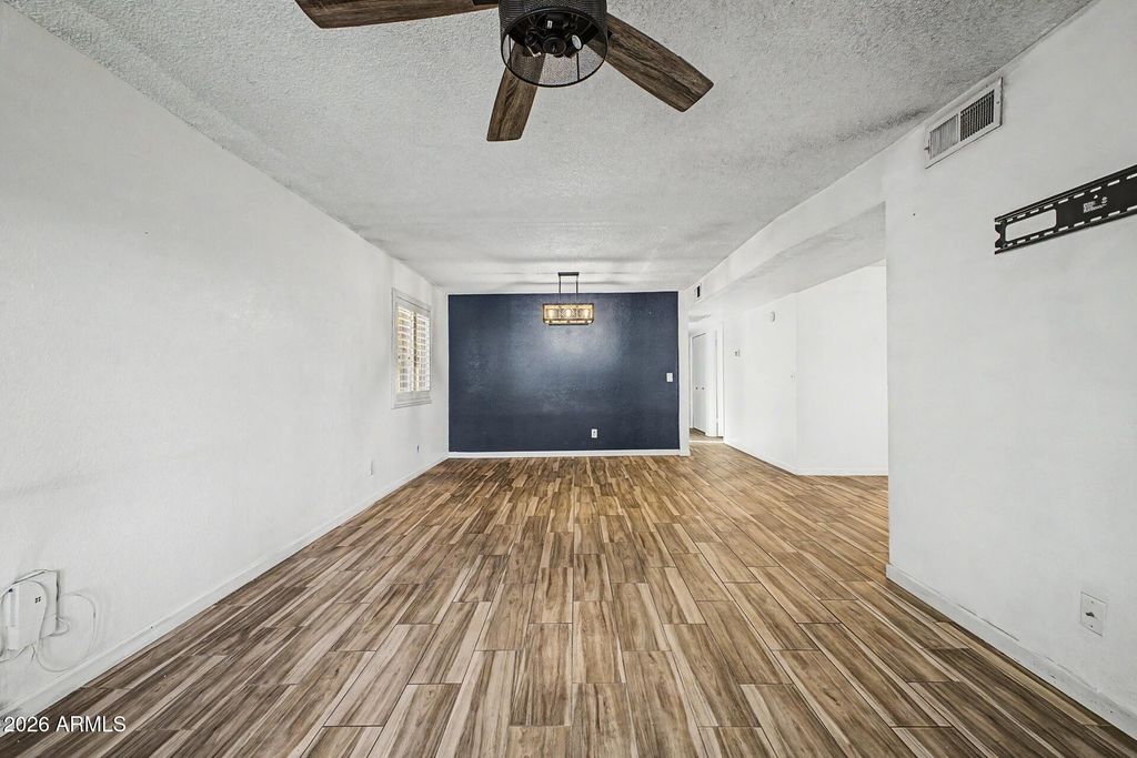 Image 8 of property listing at 329 E JUNIPER Street, Mesa, AZ 85201