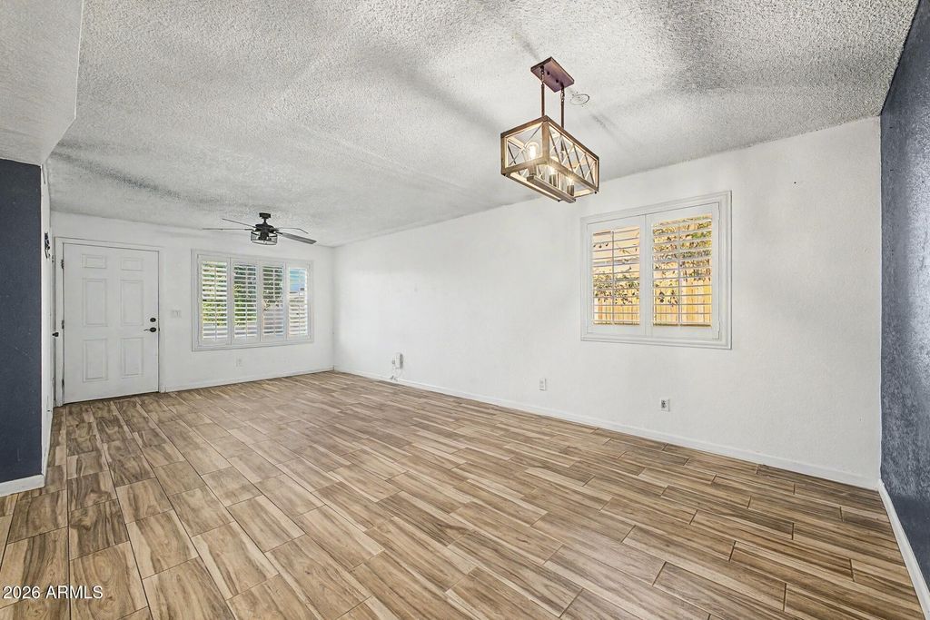 Image 9 of property listing at 329 E JUNIPER Street, Mesa, AZ 85201