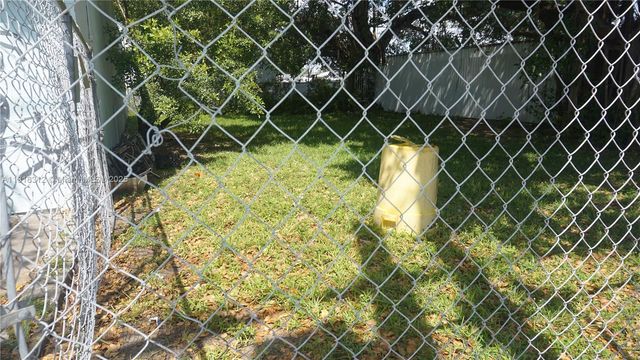 6704 NW 18th Ave, Miami, FL 33147