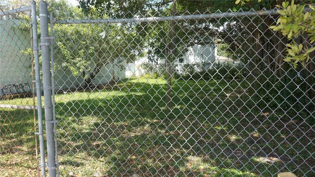 6704 NW 18th Ave, Miami, FL 33147