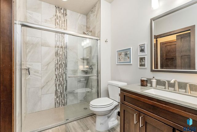 5602 E Eastbridge Pl, Sioux Falls, SD 57110