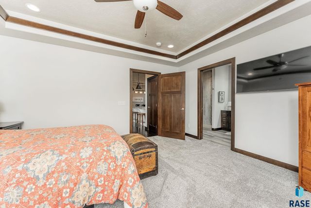 5602 E Eastbridge Pl, Sioux Falls, SD 57110