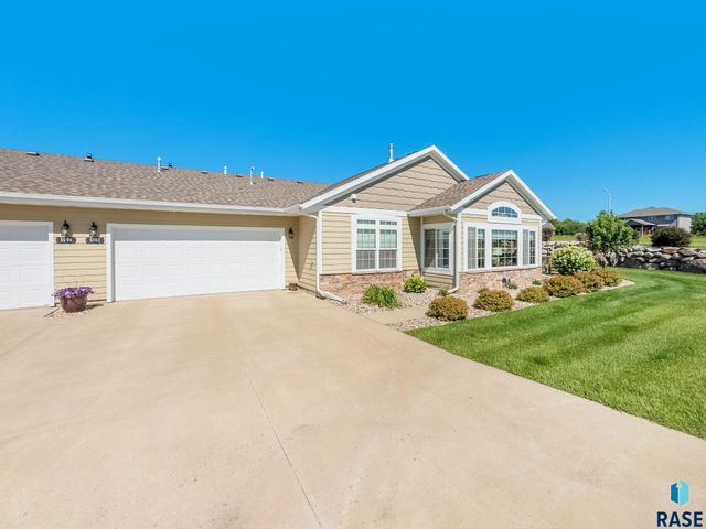 5602 E Eastbridge Pl, Sioux Falls, SD 57110