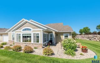 5602 E Eastbridge Pl, Sioux Falls, SD 57110